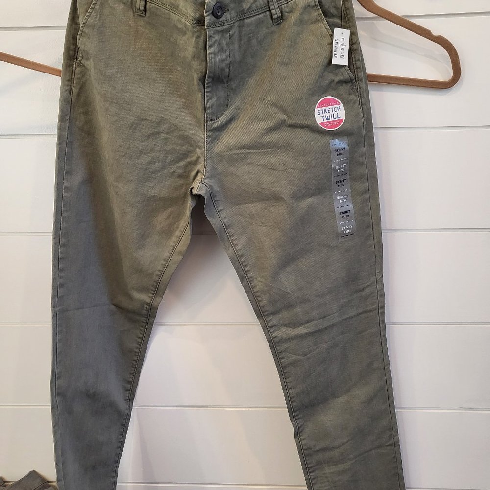 Aeropostale Men's Twill Green Khakis